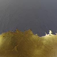 PostKrisi 49 - white fiberglass / gold coloured leaf