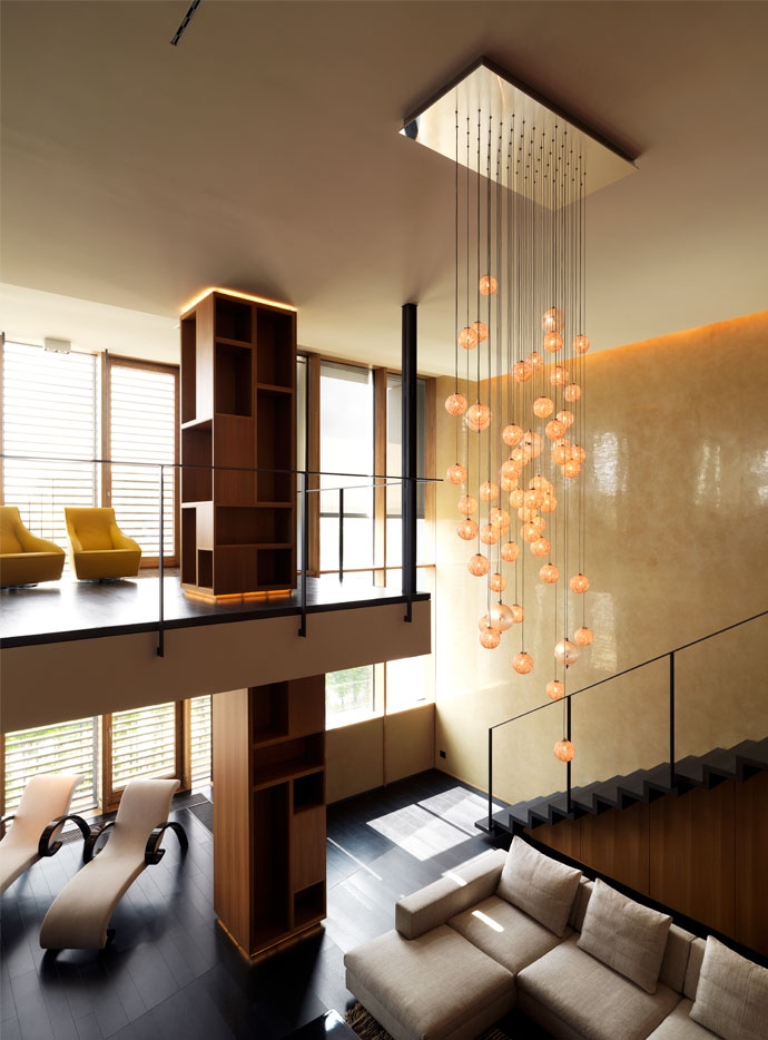 PostKrisi Chandelier