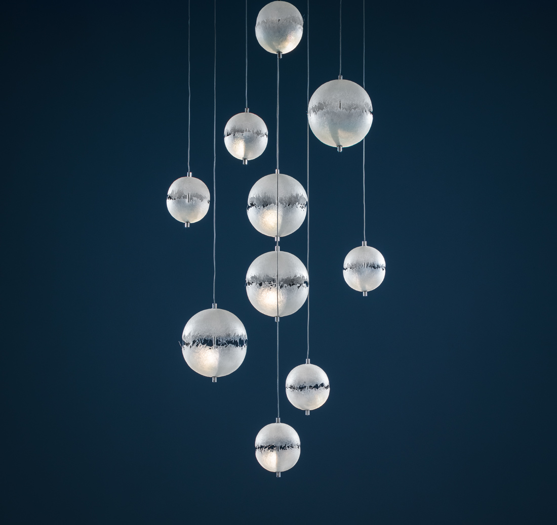 PostKrisi Chandelier
