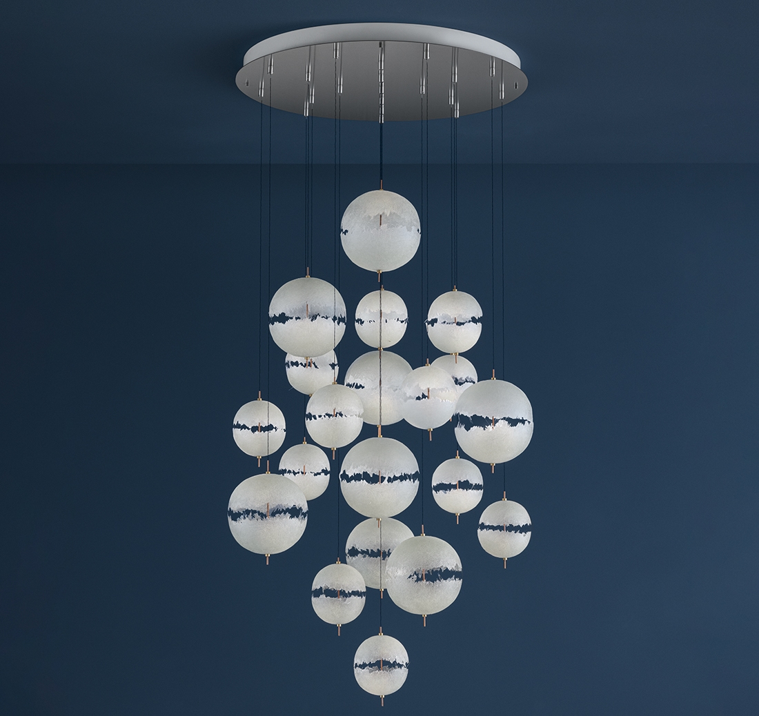 PostKrisi Chandelier