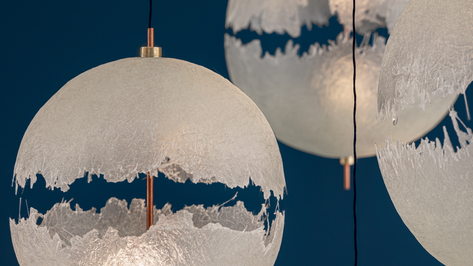 PostKrisi Chandelier