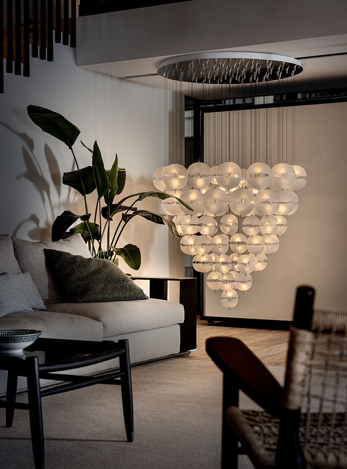 PostKrisi Chandelier