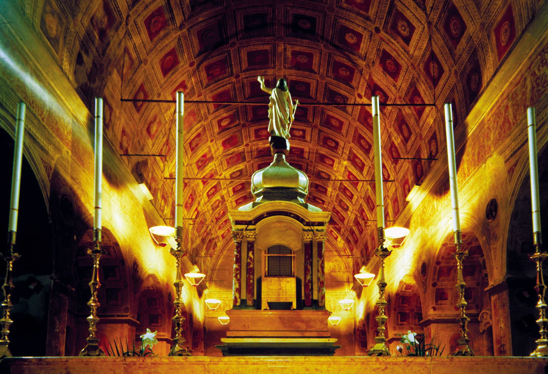 <p>Maguzzano – Lonato (Brescia), Beleuchtung der Kirche Santa Maria Assunta</p>
