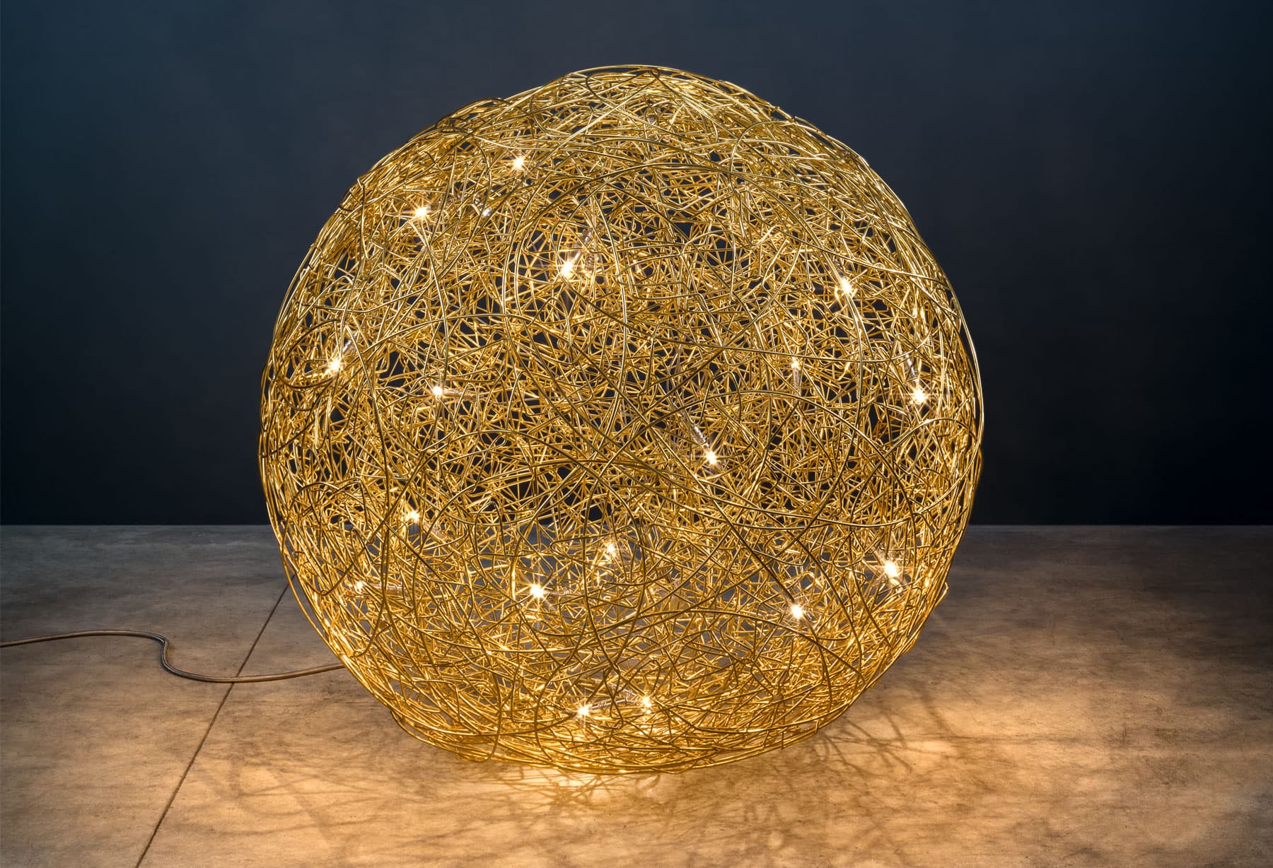 <p>Libanon – Beirut, Villa Audi Art Gallery, Ausstellung „Design Icons“ (Anthologie der bedeutendsten Objekte des italienischen Designs seit 1920): „Fil de Fer”</p>

