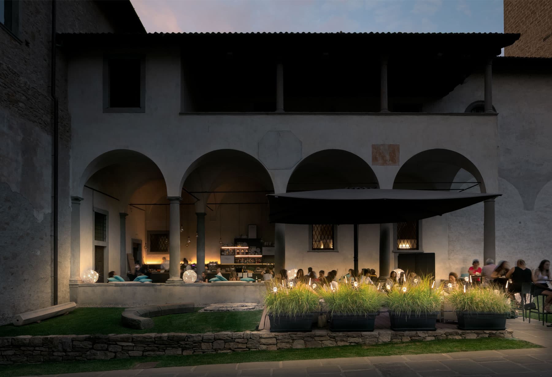 <p>Bergamo, ehemaliges Kloster Astino: Außeninstallation</p>
