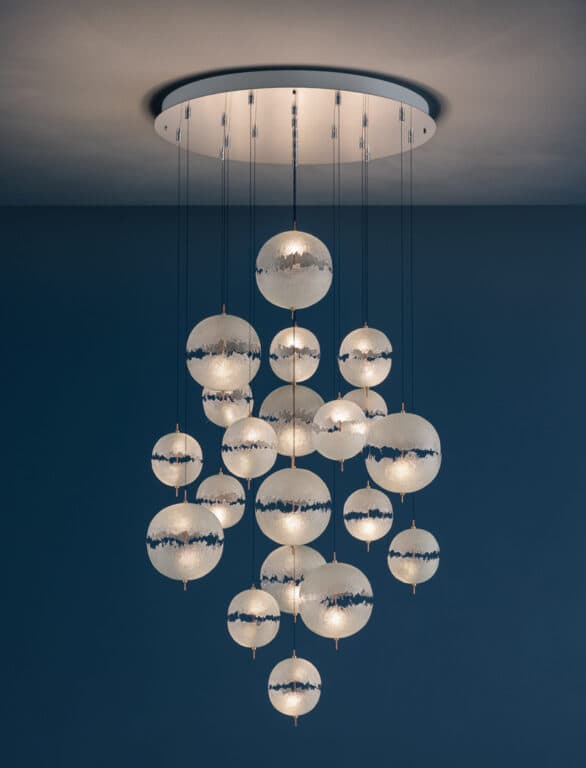 PostKrisi Chandelier