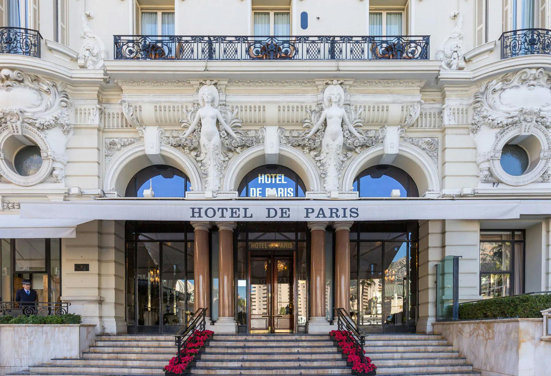 <p>In December, Albero di Luce, Enzo Catellani’s sculptural reinterpretation of the traditional Christmas tree, is displayed for several days in the foyer of the Hotel de Paris in Montecarlo, during a charity auction to raise funds for Action Innocence Monaco.</p>

