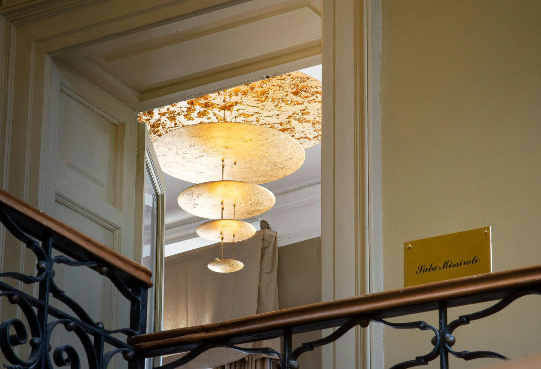 <p>Las lámparas de Catellani &amp; Smith iluminan el vestíbulo del Teatro Donizetti de Bérgamo, rehabilitado y restaurado en 2021, además de algunos salones privados.</p>
