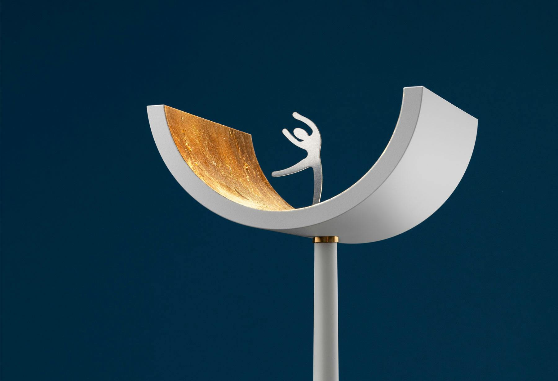 <p>La lampe « U » est sélectionnée par l’un des prix internationaux les plus célèbres qui récompensent l’excellence du design. Elle est présentée à Athènes à l’occasion de l’exposition « The Annual Good Design Show 2021 »</p>
