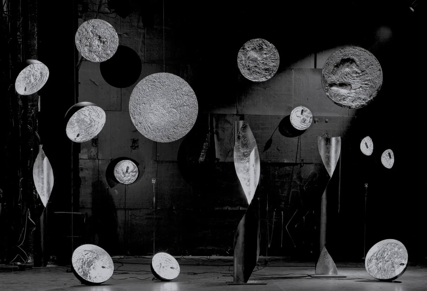 <p>г. Милан, театр Ciak: инсталляция Stchu-Moon</p>