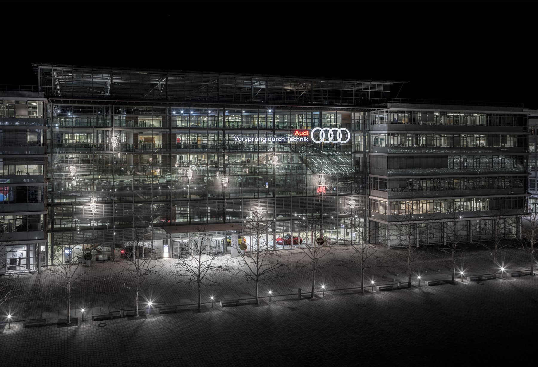 <p>Allemagne – Ingolstadt, Audi Forum : installation extérieure de « Fil de Fer Cascata »</p>