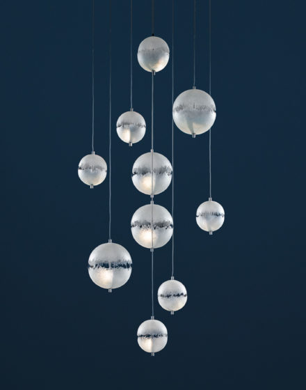 PostKrisi-chandelier