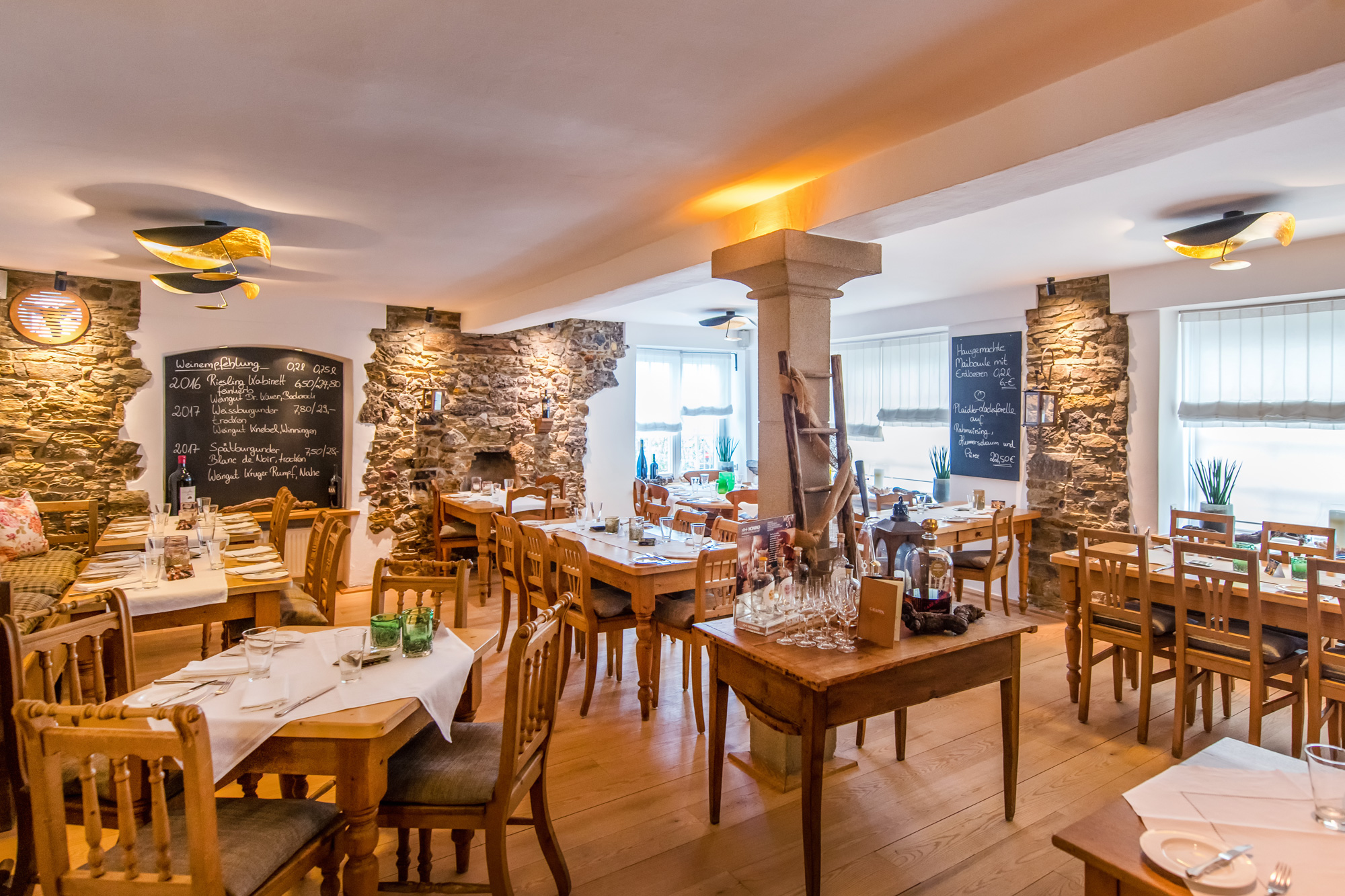 ristorante zur linde lamps